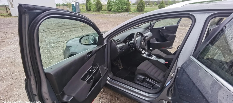 Volkswagen Passat cena 15400 przebieg: 320000, rok produkcji 2007 z Prochowice małe 352